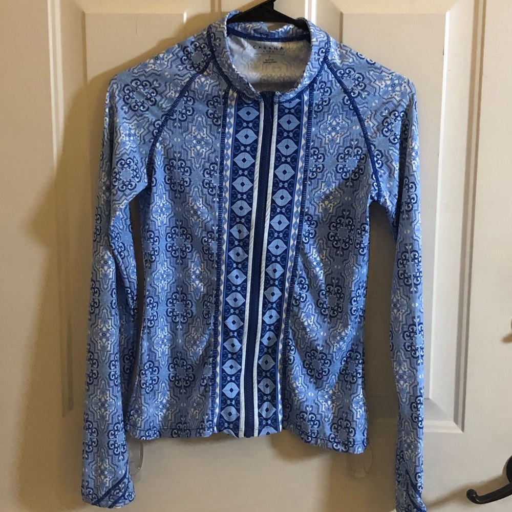 Woman’s Size S Cabana Life Active Zip Up